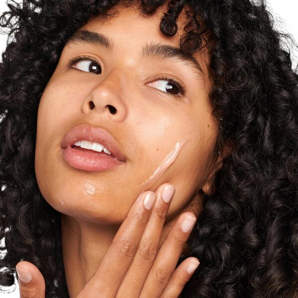 Clinique Moisture Surge™ 100H Auto-Replenishing Hydrator 30ml - Image 4